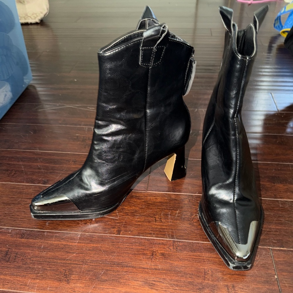 SHEIN Black Pointed Toe Ankle Boots with Metallic Toe Cap